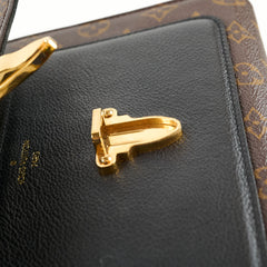Louis Vuitton Victoire Black