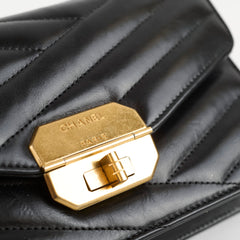 Chanel Chevron Flap Black/Beige Chain