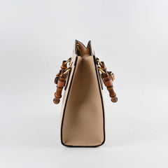 Gucci Diana Medium Tote in Beige