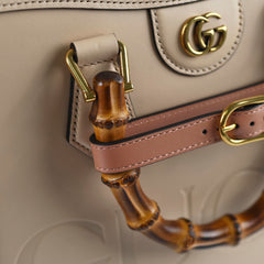 Gucci Diana Medium Tote in Beige