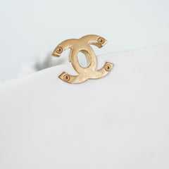 ITEM 6 - Chanel Season Flap White (Microchip)